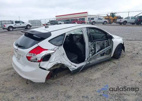 2012 Ford Focus Titanium z USA, uszkodzony, nr VIN 1FAHP3N21CL463011